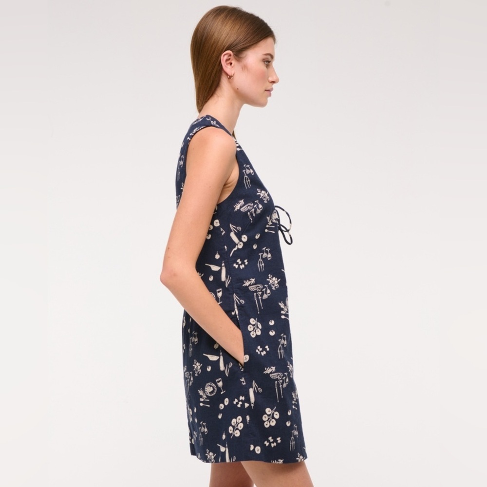 Abercrombie & Fitch Linen-Blend Tie-Front Mini Dress in Navy Patten 🍷🍝🍅 - Picture 3 of 13